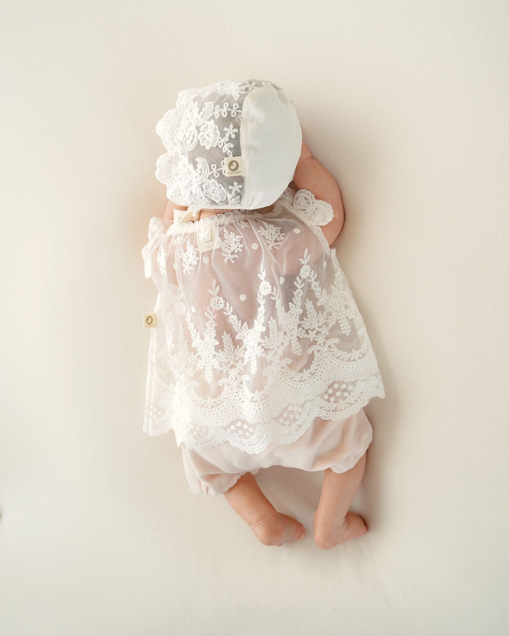Festliches Spitzenkleid für Baby